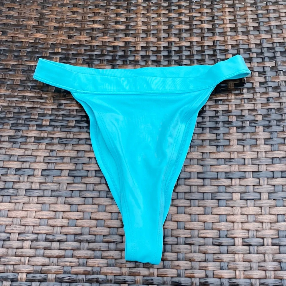 Bikini Bottom - Picture 1 of 3